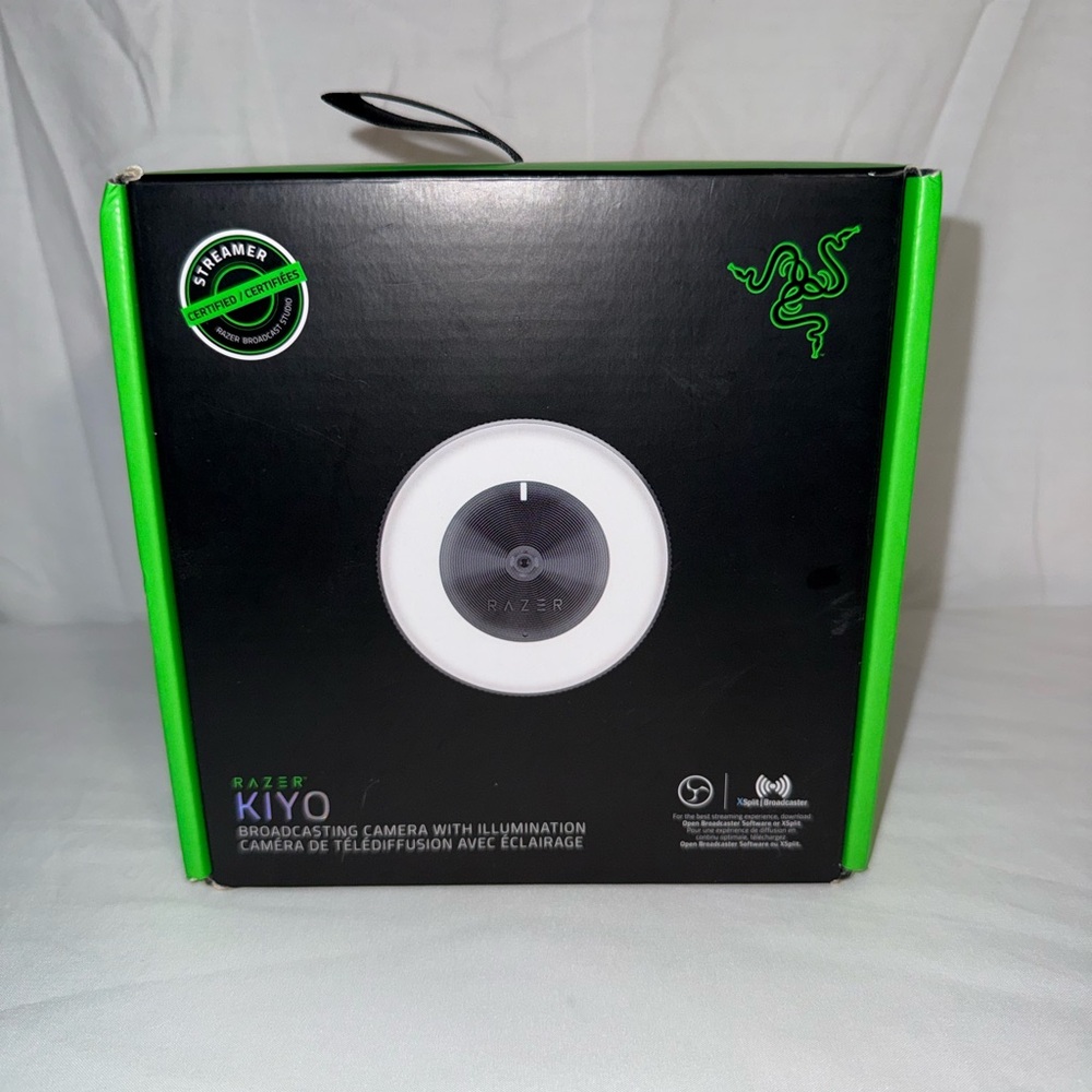 Razer Kiyo Streaming Webcam With Ring Light USB Camera 1080p Completely